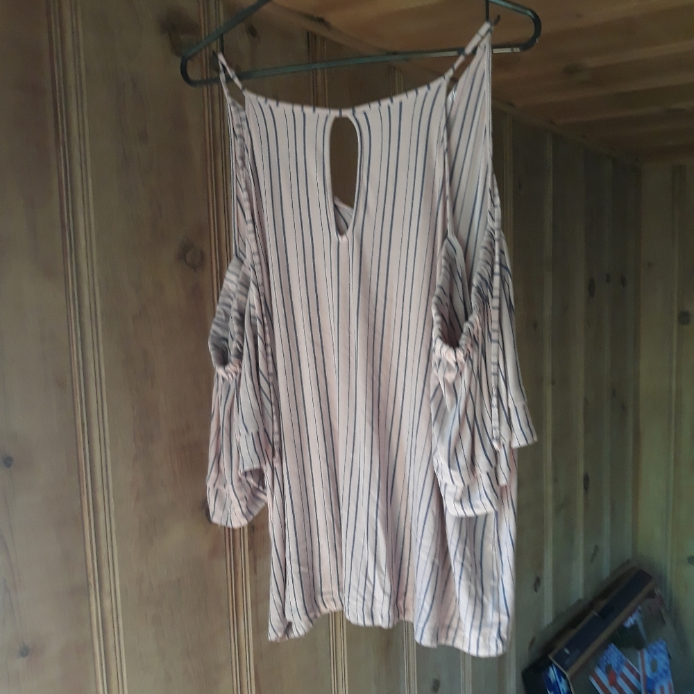 American  Eagle  Soft & Sexy Top